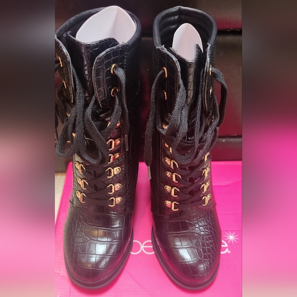 Shoe Dazzle Heeled Booties - Picture 4 of 5